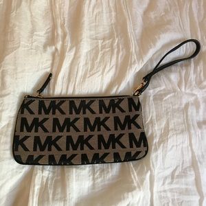 MICHAEL KORS Black Logo Clutch
